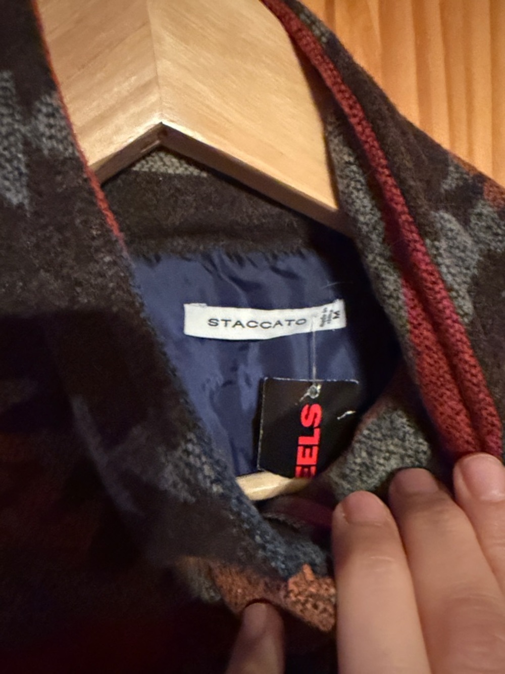 Staccato Multi-Color Patterned Women’s Vest - Picture 2 of 10